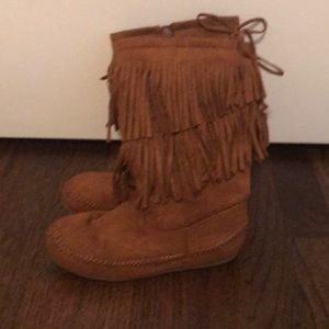 Fringe boots